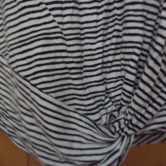 LAUREN T-Shirt ~White with Black Stripes + Knot at Waist ~ Size: L - Picture 5 of 7